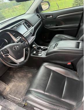 Silver 2019 Toyota Highlander Limited Platinum