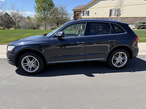 Blue 2016 Audi Q5 2.0T Premium