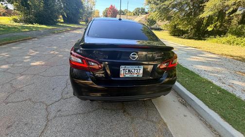 Black 2018 Nissan Altima 2.5 SR