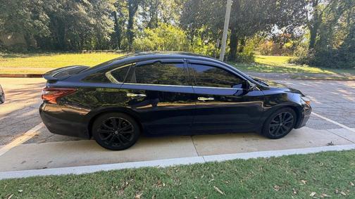 Black 2018 Nissan Altima 2.5 SR