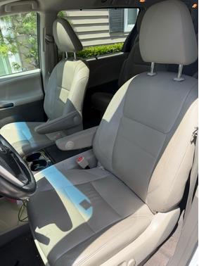 White 2017 Toyota Sienna XLE Premium