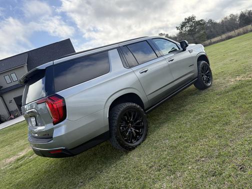 2023 GMC Yukon XL AT4
