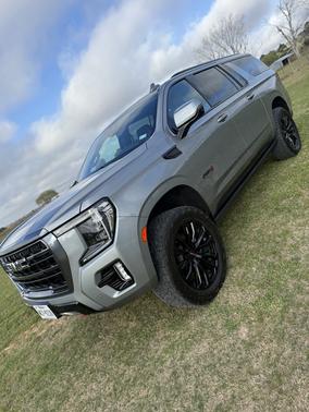 2023 GMC Yukon XL AT4