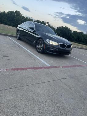 Black 2018 BMW 540 i