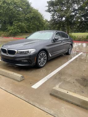 Black 2018 BMW 540 i