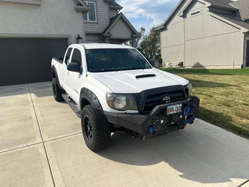 White 2006 Toyota Tacoma Access Cab