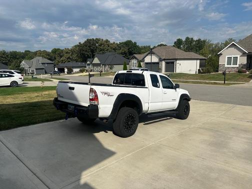 White 2006 Toyota Tacoma Access Cab