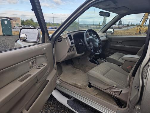 2001 Nissan Frontier SE Crew Cab