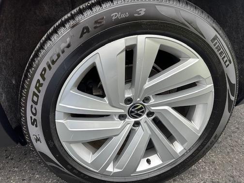 Red 2021 Volkswagen Atlas 3.6L SEL