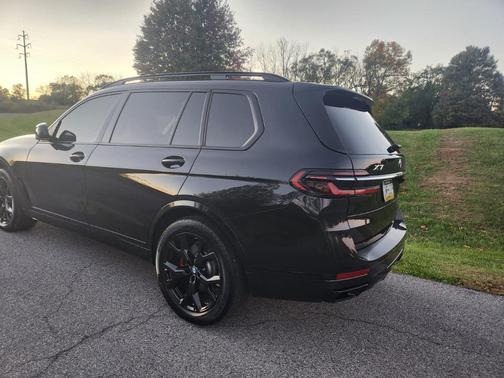 Black 2025 BMW X7 xDrive40i