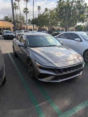 2024 Hyundai ELANTRA Limited