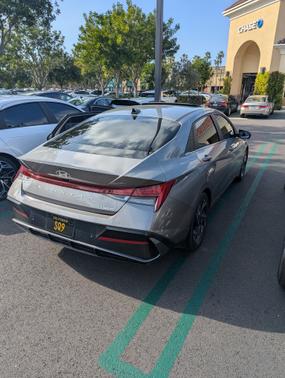 2024 Hyundai ELANTRA Limited