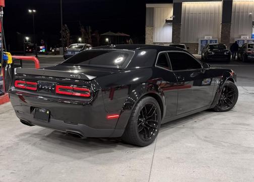 Black 2018 Dodge Challenger SRT Hellcat
