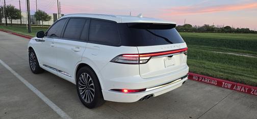 White 2020 Lincoln Aviator Reserve RWD
