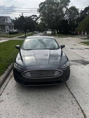Gray 2019 Ford Fusion SE