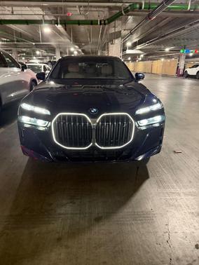 Blue 2023 BMW i7 xDrive60