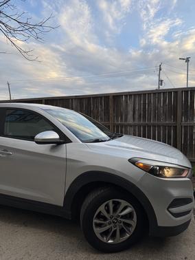 2018 Hyundai TUCSON SE