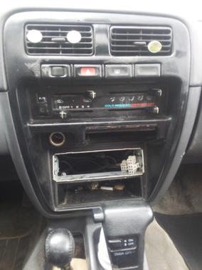 1995 Nissan Pathfinder XE-V6 4WD