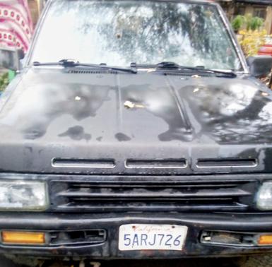 1995 Nissan Pathfinder XE-V6 4WD