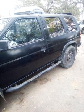 1995 Nissan Pathfinder XE-V6 4WD