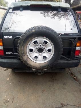 1995 Nissan Pathfinder XE-V6 4WD