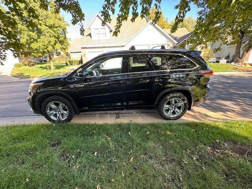 Black 2016 Toyota Highlander Hybrid Limited Platinum