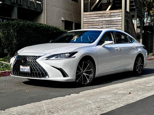 2024 Lexus ES 300h Base