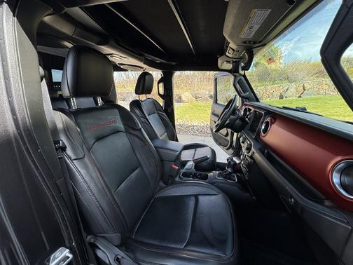 Gray 2022 Jeep Gladiator Rubicon