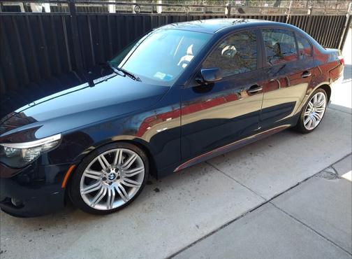 Blue 2008 BMW 550 i