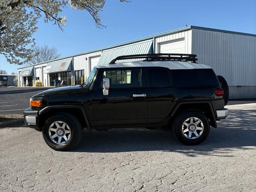 2014 Toyota FJ Cruiser Base