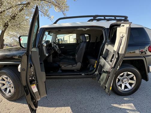 2014 Toyota FJ Cruiser Base