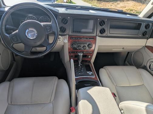Silver 2006 Jeep Commander Limited