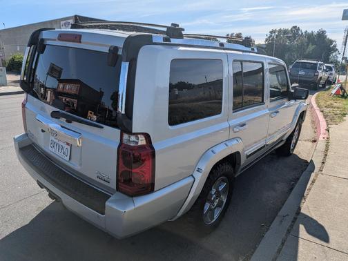 Silver 2006 Jeep Commander Limited