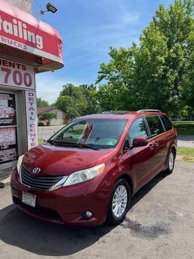 2012 Toyota Sienna XLE