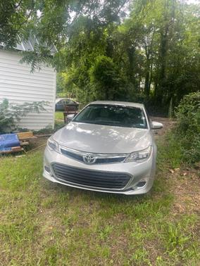 Silver 2014 Toyota Avalon XLE