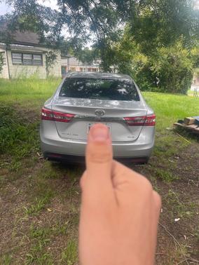 Silver 2014 Toyota Avalon XLE