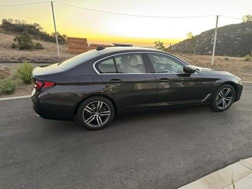 Gray 2021 BMW 530 i