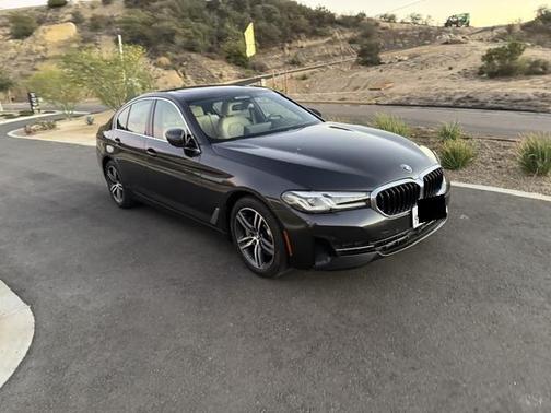 Gray 2021 BMW 530 i