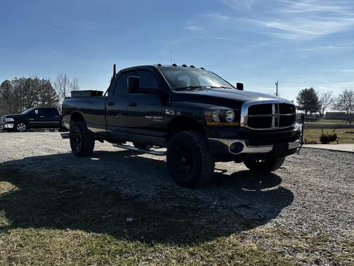 Photo 4 of 7 of 2006 Dodge Ram 3500 Sport Quad Cab DRW