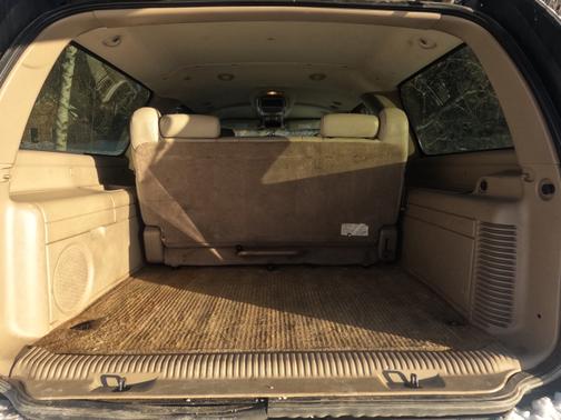 2003 Chevrolet Suburban 2500 LT