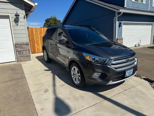 Gray 2017 Ford Escape SE