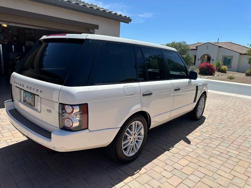 White 2010 Land Rover Range Rover HSE