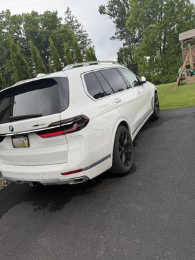 White 2025 BMW X7 xDrive40i