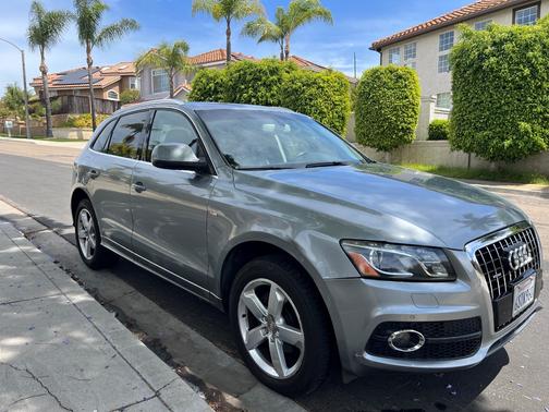 Gray 2011 Audi Q5 3.2 Premium Plus