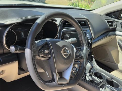 2022 Nissan Maxima Platinum