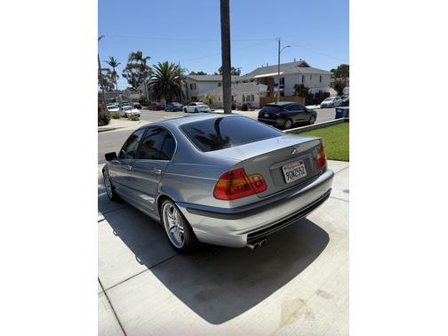 2003 BMW 330 i
