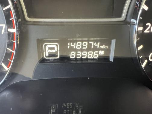 Red 2015 Nissan Altima 2.5 SV