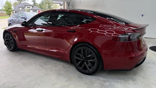 2022 Tesla Model S Plaid