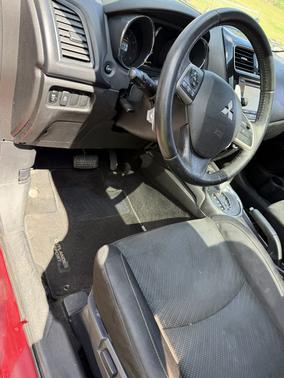 Red 2015 Mitsubishi Outlander Sport SE