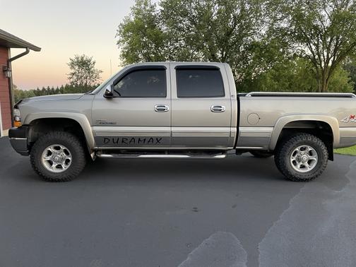 2002 Chevrolet Silverado 2500 LS H/D Crew Cab